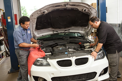 Auto Repair Shop «Auto Lab», reviews and photos, 400 S Milwaukee Ave, Libertyville, IL 60048, USA