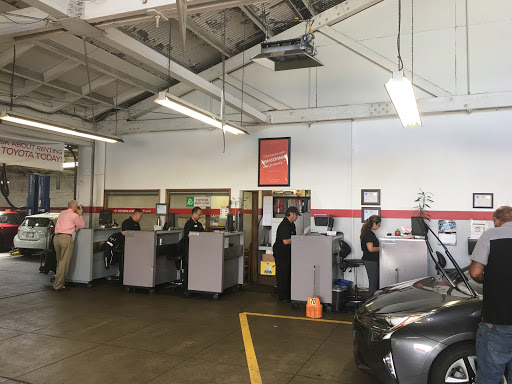 Toyota Dealer «Toyota of Berkeley», reviews and photos, 2400 Shattuck Ave, Berkeley, CA 94704, USA