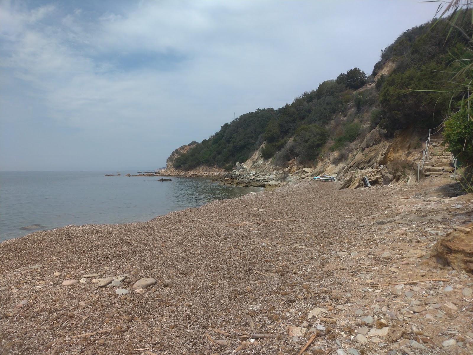 Fotografie cu Cannelle Beach cu o linie de coastă spațioasă