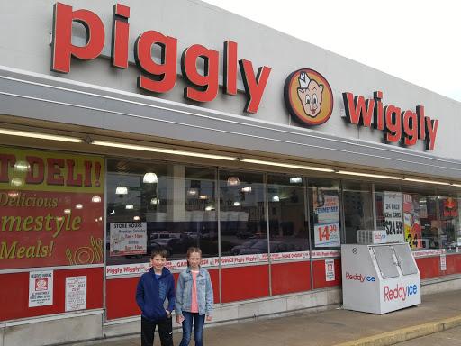 Grocery Store «Piggly Wiggly», reviews and photos, 2900 West End Ave, Nashville, TN 37203, USA