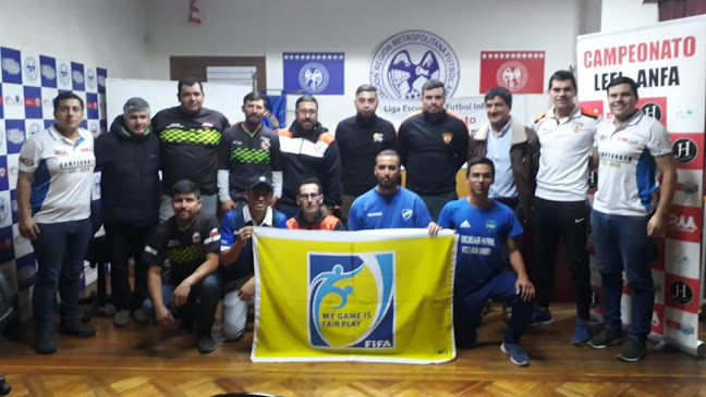 Opiniones de Asoc Regional Metrop de Futbol Amateur de la Region Metropolitana en Pedro Aguirre Cerda - Gimnasio