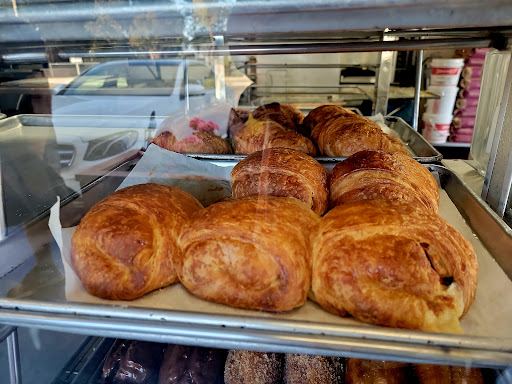 Donut Shop «Rolling Pin Donuts», reviews and photos, 2153 Las Posas Rd, Camarillo, CA 93010, USA