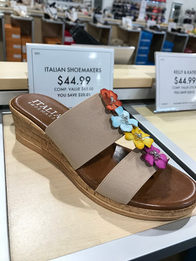 Shoe Store «DSW Designer Shoe Warehouse», reviews and photos, 8502 Eager Rd, Brentwood, MO 63144, USA