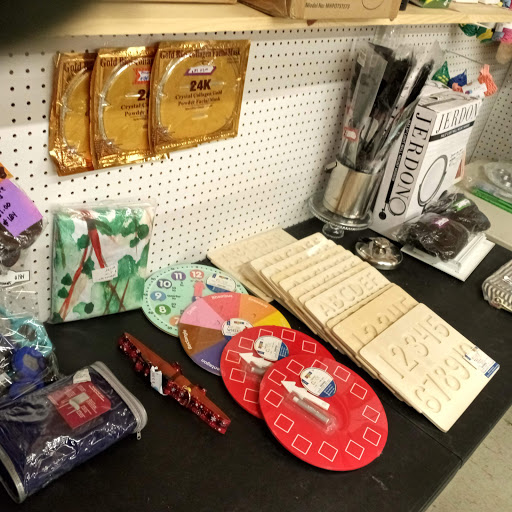 Flea Market «Traderbakers Flea Market», reviews and photos, 2080 Burton Ln, Martinsville, IN 46151, USA