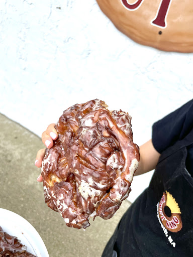 Donut Shop «Donut King», reviews and photos, 411 Middle St, Weymouth, MA 02189, USA