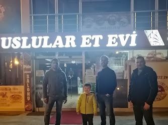 Uslular et evi