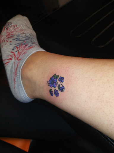 Tattoo Shop «Catch 22 Tattoo», reviews and photos, 1505 Madison Ave, Painesville, OH 44077, USA