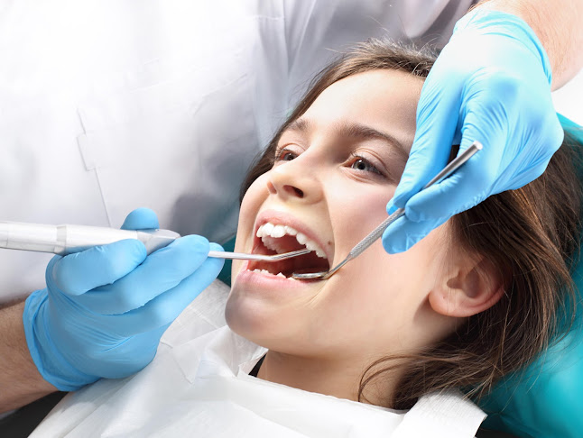 Clínica Dental Dra. Mónica Quintero - Dentista
