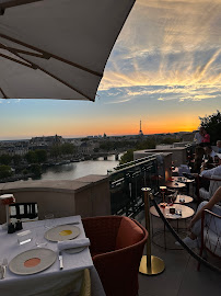 Atmosphère du Restaurant français Le Tout-Paris - Cheval Blanc Paris - n°4