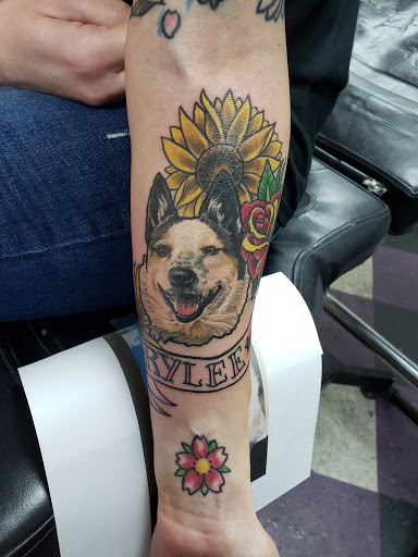 Tattoo Shop «Paragon Tattoos», reviews and photos, 1243 Joe Frank Harris Pkwy SE, Cartersville, GA 30120, USA