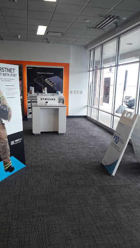 Cell Phone Store «AT&T», reviews and photos, 8601 Columbus Pike, Lewis Center, OH 43035, USA