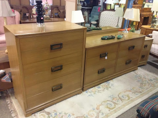 Used Furniture Store «Miscellaneous Barn», reviews and photos, 240 Mantle Rd, Painesville, OH 44077, USA