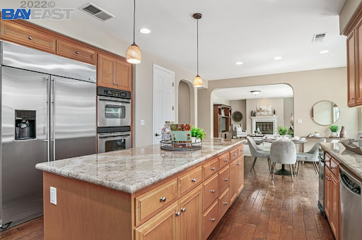 Doug Buenz REALTOR - 680 Doug Buenz Group image