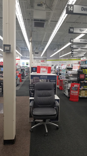 Office Supply Store «Staples», reviews and photos, 220 Fortune Blvd, Milford, MA 01757, USA