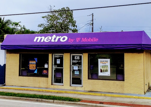 Barber Shop «Southland Barber Styling Shop», reviews and photos, 983 W State Rd 84, Fort Lauderdale, FL 33315, USA