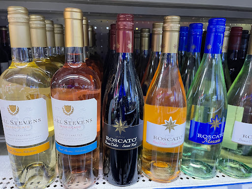 Liquor Store «Virginia Curve Liquor Store», reviews and photos, 856 Virginia Ave, Atlanta, GA 30354, USA