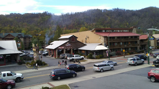 Outdoor Sports Store «Nantahala Outdoor Center Gatlinburg», reviews and photos, 1138 Parkway, Gatlinburg, TN 37738, USA