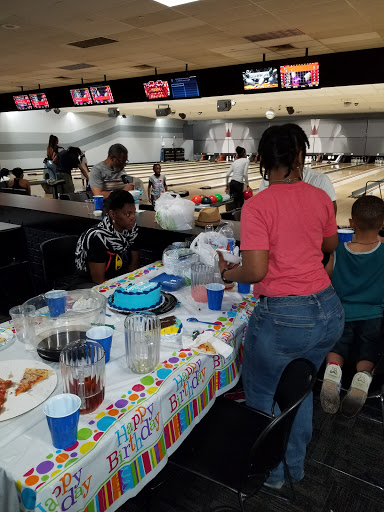 Bowling Alley «Crofton Bowling Centre», reviews and photos, 2115 Priest Bridge Dr, Crofton, MD 21114, USA