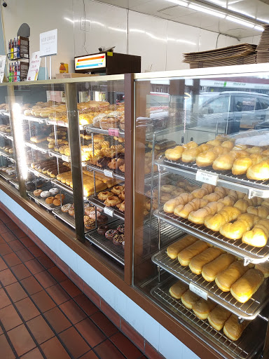 Donut Shop «Lucky Donuts», reviews and photos, 140 SW 152nd St, Seattle, WA 98166, USA