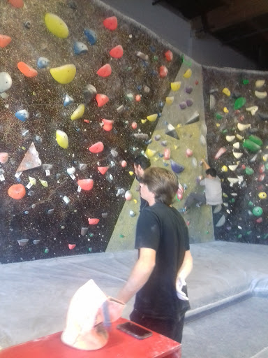 Rock Climbing Gym «Hangar 18 Indoor Climbing Gym - Mission Viejo», reviews and photos, 23812 Vía Fabricante A4, Mission Viejo, CA 92691, USA