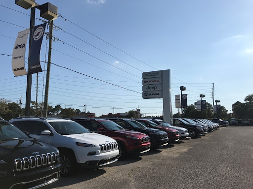 Truck Dealer «Lee Chrysler Dodge Jeep Ft Walton», reviews and photos, 541 Mary Esther Cut Off NW, Fort Walton Beach, FL 32548, USA