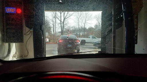 Car Wash «Top Hat Car Wash», reviews and photos, 42 Federal Rd, Danbury, CT 06810, USA