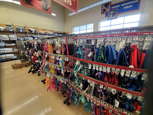 Pet Supply Store «Petco Animal Supplies», reviews and photos, 160 S Mannheim Rd #100, Hillside, IL 60162, USA