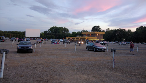 Drive-in Movie Theater «Elm Road Triple Drive-In Theatre», reviews and photos, 1895 Elm Rd NE, Warren, OH 44483, USA