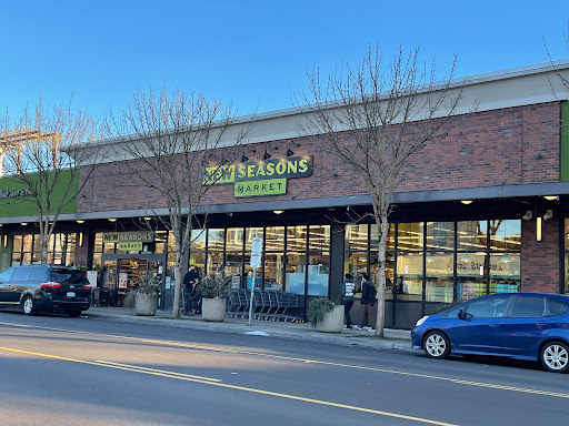 New Seasons Market Hawthorne, 4034 SE Hawthorne Blvd, Portland, OR 97214, USA, 