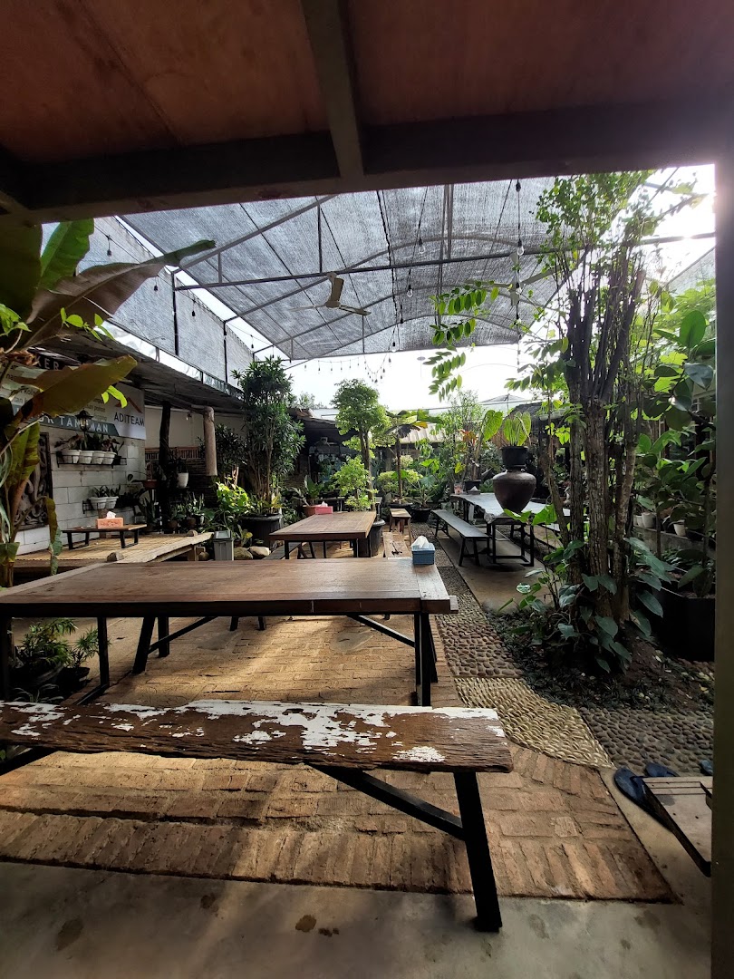 Garden Cafe Photo