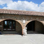 Photo n°6 de l'avis de YP. fait le 15/06/2018 à 09:18 sur le  Castello Banfi - Il Borgo à Poggio alle Mura