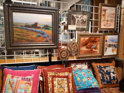 Gourmet Grocery Store «NW Food & Gifts», reviews and photos, 445 NE 3rd St, McMinnville, OR 97128, USA