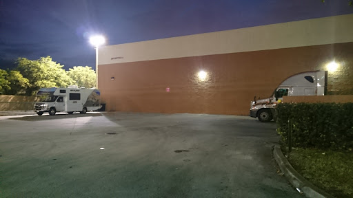 Clothing Store «Under Armour Factory House», reviews and photos, 12801 W Sunrise Blvd #429, Sunrise, FL 33323, USA