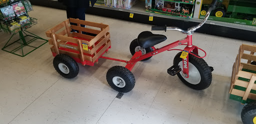 Animal Feed Store «Wilco Farm Store», reviews and photos, 2300 E Hancock St, Newberg, OR 97132, USA