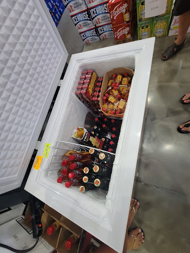 Liquor Store «Stoplight Liquor», reviews and photos, 1240 W McClain Ave, Scottsburg, IN 47170, USA