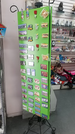 Gift Shop «Xenos Candy & Gifts», reviews and photos, 231 Chestnut St, Philadelphia, PA 19106, USA