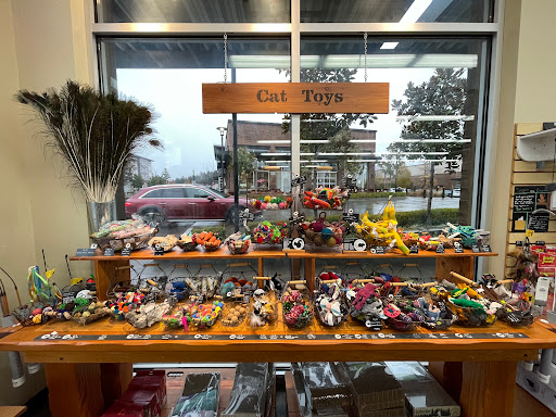 Pet Supply Store «Mud Bay», reviews and photos, 11830 NW Cedar Falls Dr, Portland, OR 97229, USA