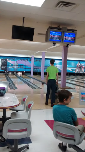 Bowling Alley «Lenawee Recreation Bowling Center», reviews and photos, 520 College Ave, Adrian, MI 49221, USA