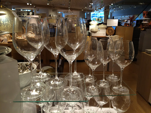 Furniture Store «Crate & Barrel», reviews and photos, 4999 Old Orchard Road4999, Skokie, IL 60077, USA
