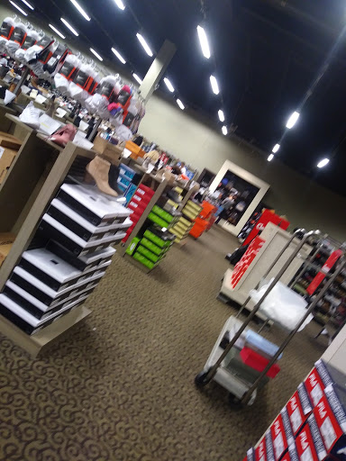 Shoe Store «DSW Designer Shoe Warehouse», reviews and photos, 25 Ronson Rd, Iselin, NJ 08830, USA
