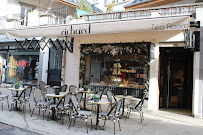 Photos du propriétaire du Restaurant servant le petit-déjeuner Côté Macarons, boutique et salon de thé à Chamonix-Mont-Blanc - n°1