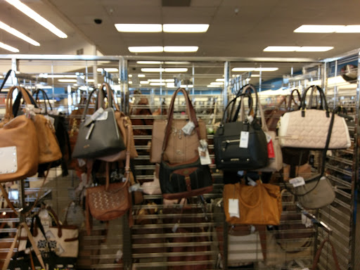 Clothing Store «Ross Dress for Less», reviews and photos, 640 Concar Dr, San Mateo, CA 94402, USA