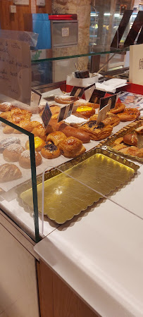 Vitrine du Restaurant servant le petit-déjeuner J.Multari BORRIGLIONE à Nice - n°4