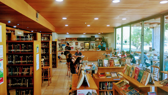 Horarios de Café Literario Balmaceda