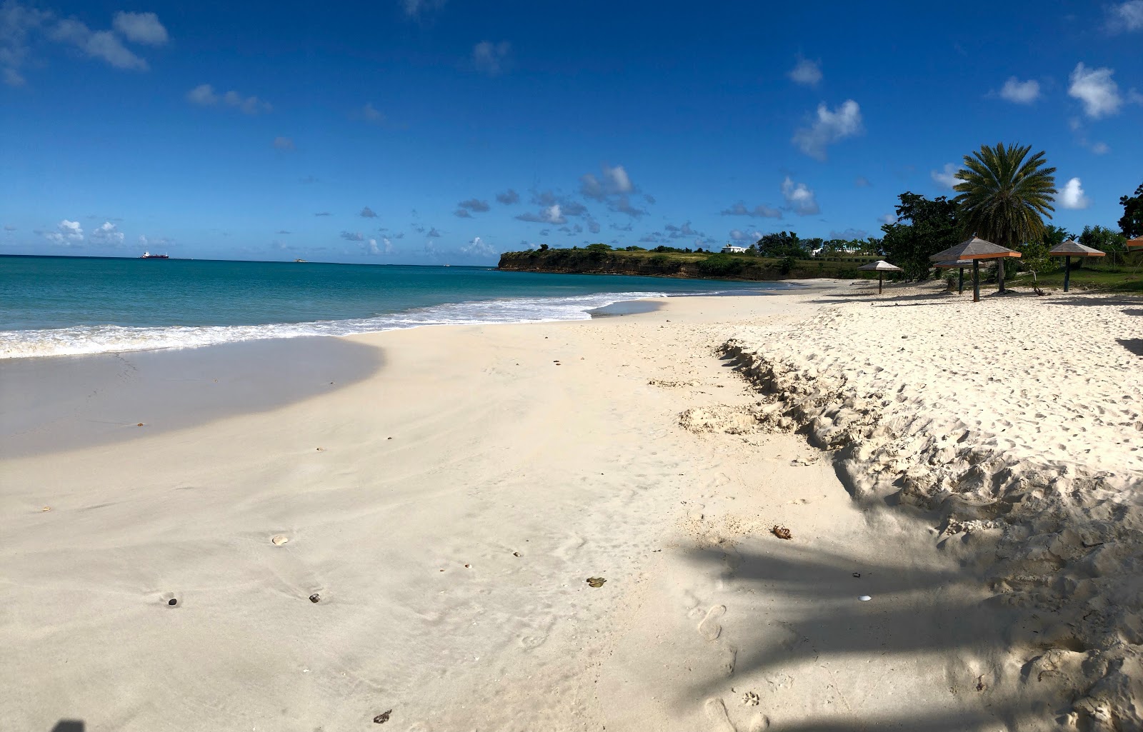 Photo of Fort James beach and the settlement