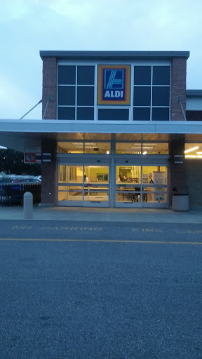 Supermarket «ALDI», reviews and photos, 333 Ave K SW, Winter Haven, FL 33880, USA