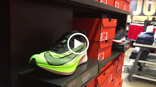 Clothing Store «Nike Factory Store», reviews and photos, 1650 Premium Outlet Blvd #601, Aurora, IL 60502, USA