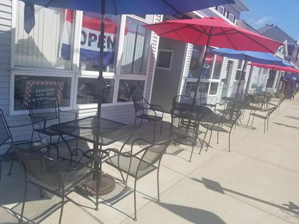 The Looking Glass Café 02093