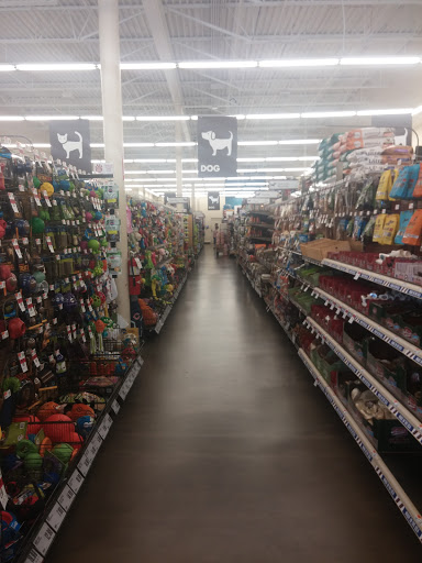 Pet Supply Store «Pet Supplies Plus», reviews and photos, 3200 E Agency St #200, Burlington, IA 52601, USA