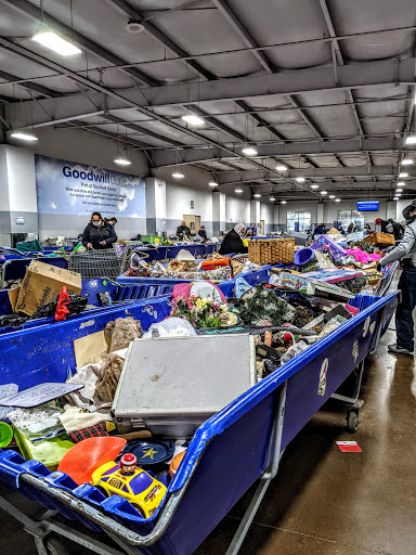 Outlet Store «Goodwill Outlet», reviews and photos, 1750 Woodman Dr, Dayton, OH 45420, USA